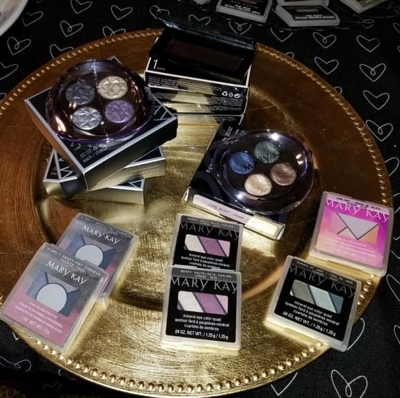 Mary Kay Make-Up Set - Picture 1 of 1